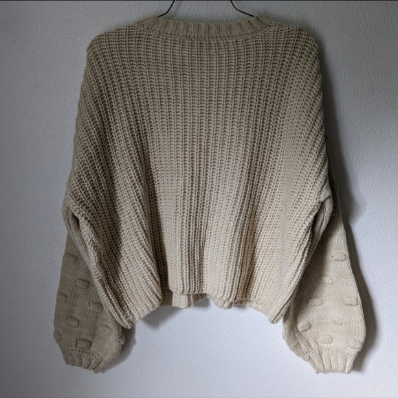 Moon and Madison Cream Knit Bauble Sleeve Cropped Sweater Womens Large L Neutral - Picture 9 of 13